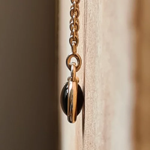 Sympan Moon cadenas avec pierre en contact doux avec la peau.