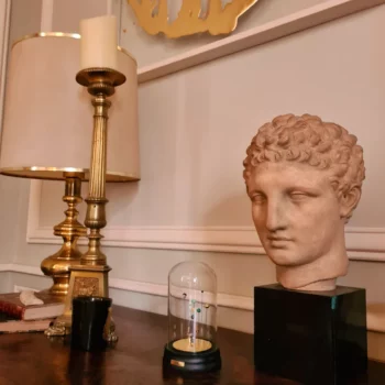Un objet rare, conçu pour traverser le temps et illuminer l’espace.