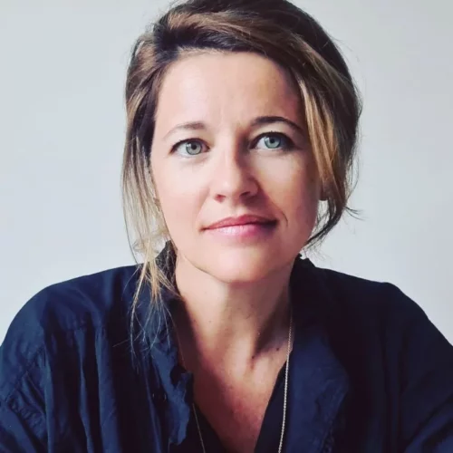 Portrait de Caroline Thiébot, artiste de la géométrie du ciel et créatrice des Sympans sur mesure