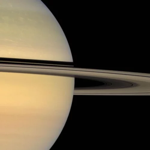 Planète Saturne, archétype céleste de la structure, du grand sage et de l’engagement, utilisé dans la création des Sympans