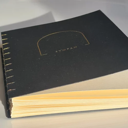 Carnet traduisant le langage hellénistique d'un Sympan œuvre céleste sur-mesure