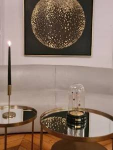Œuvre Sympan dans un intérieur symbolique de mariage
