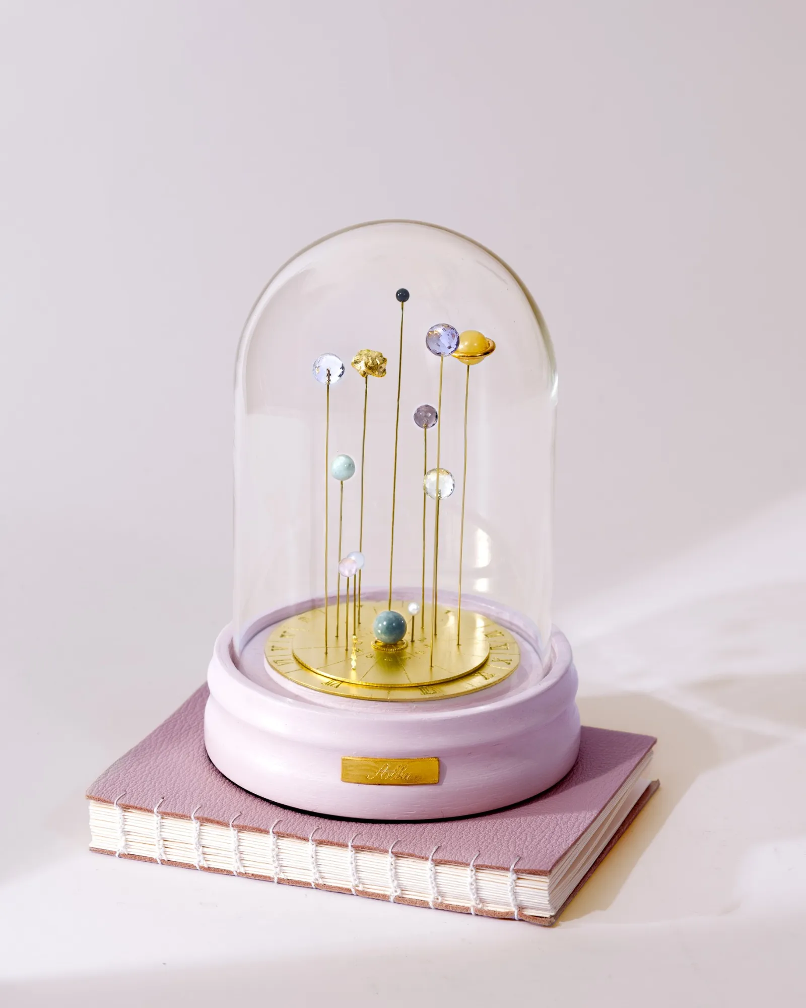 Sympan Enfant, objet d’art personnalisé et cadeau de naissance luxe en pierres et or