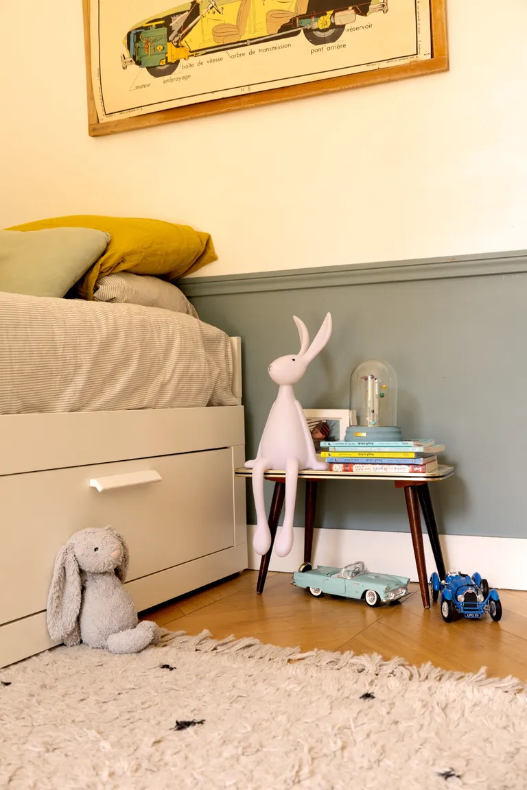 Sympan Enfant dans une chambre apaisante, œuvre d’art pour accueillir une nouvelle vie
